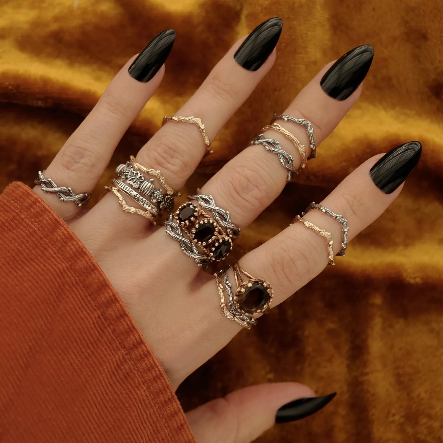 9ct Gold | Silvestre Single Wishbone Gothic Thorn Branch Ring