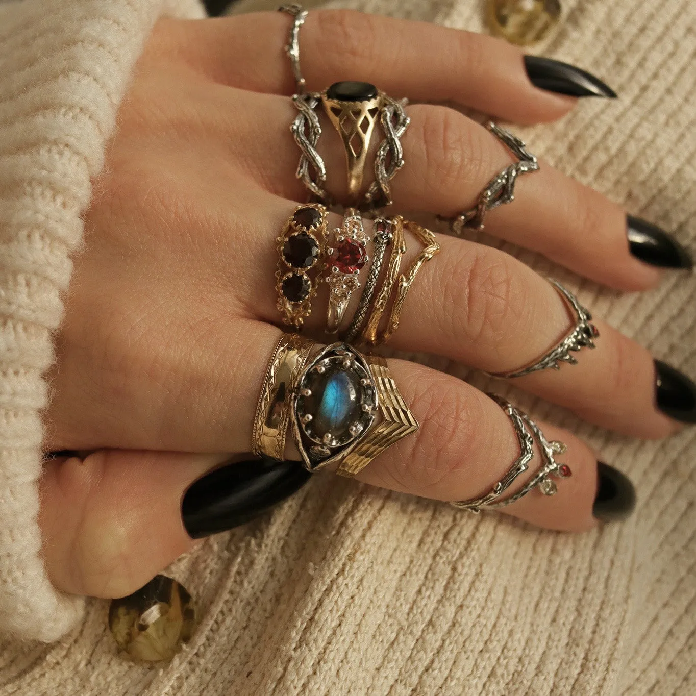9ct Gold | Silvestre Single Wishbone Gothic Thorn Branch Ring