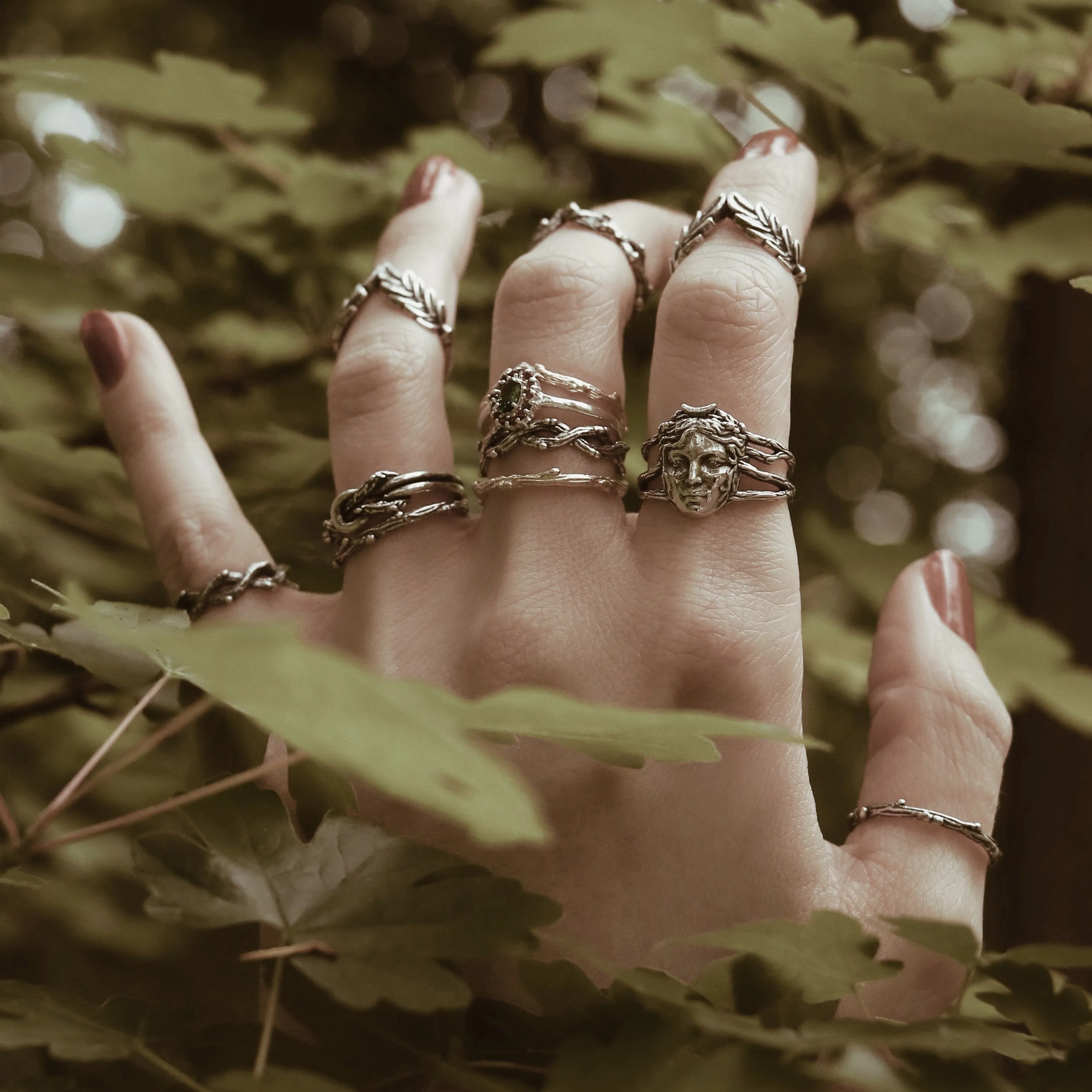 9ct Gold | Silvestre Single Wishbone Gothic Thorn Branch Ring