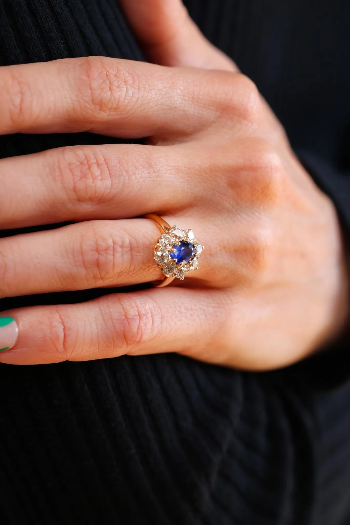 Edwardian GIA 1.41 Carats Kashmir No Heat Sapphire Diamond 18k Gold Cluster Ring