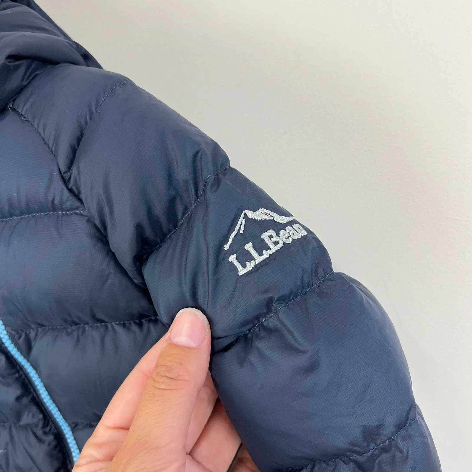L.L. Bean Infants' Ultralight 650 Down Bunting Carbon Navy 3-6 Months