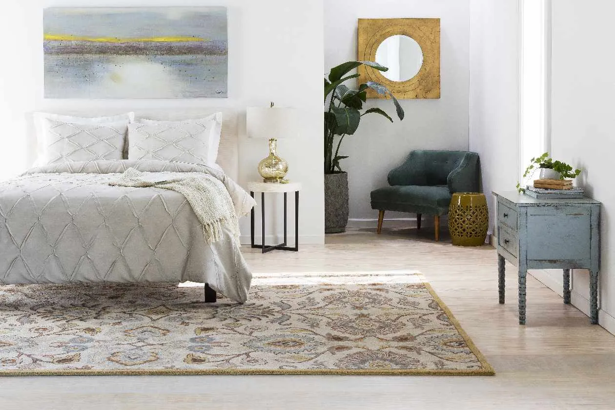 Macbarn Traditional Area Rug
