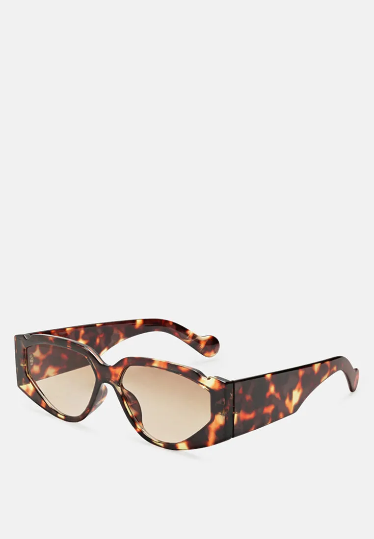 Sport Sunglasses With Printed Temples