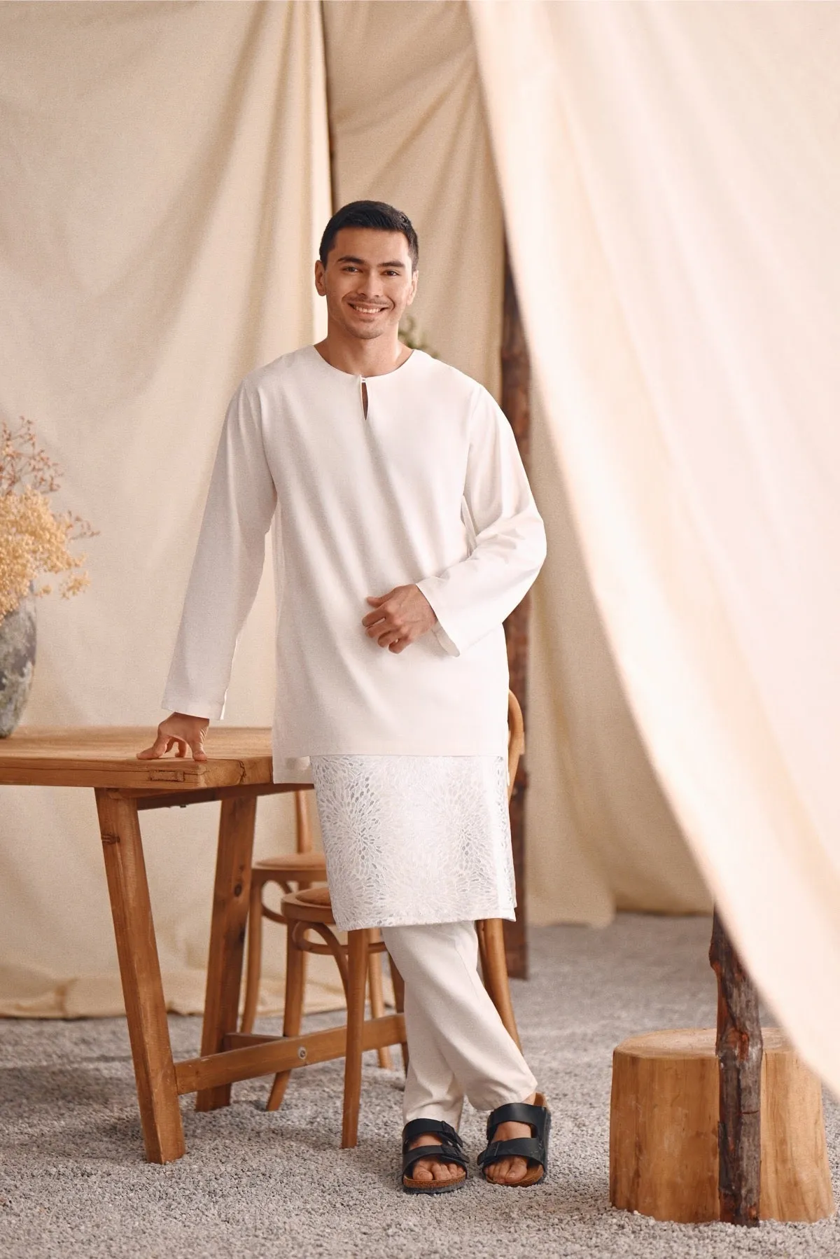 The Bayu Men Kurta - White