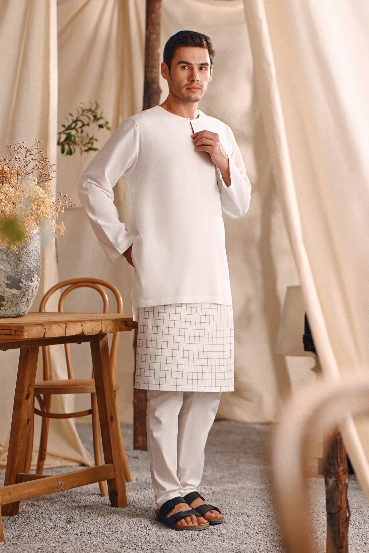 The Bayu Men Kurta - White