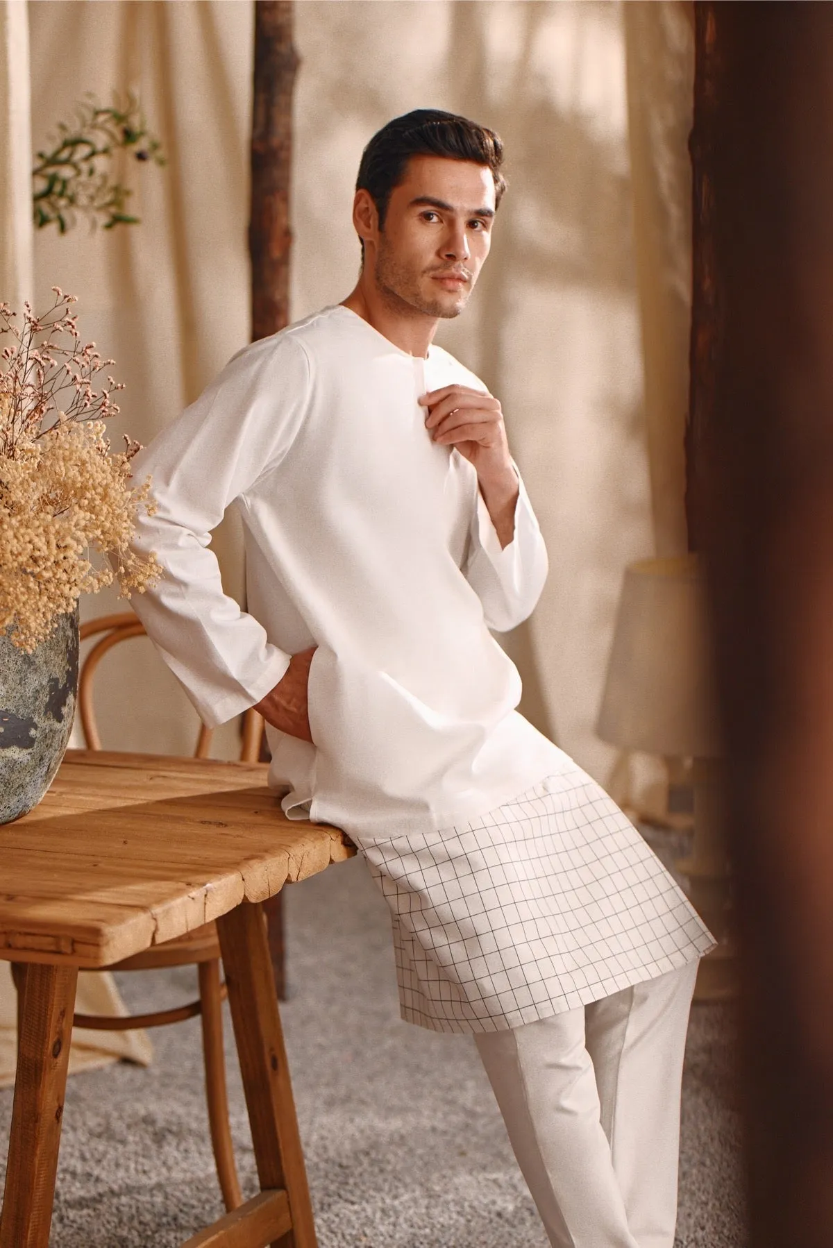 The Bayu Men Kurta - White
