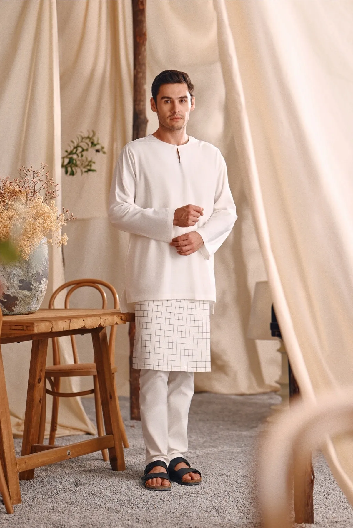 The Bayu Men Kurta - White