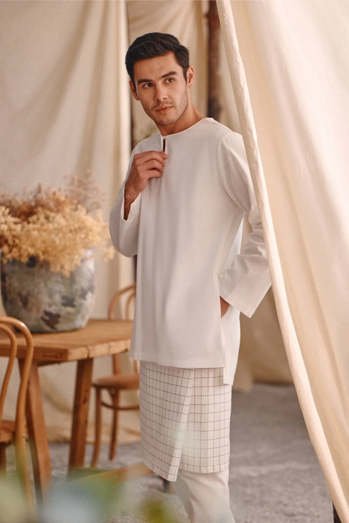 The Bayu Men Kurta - White