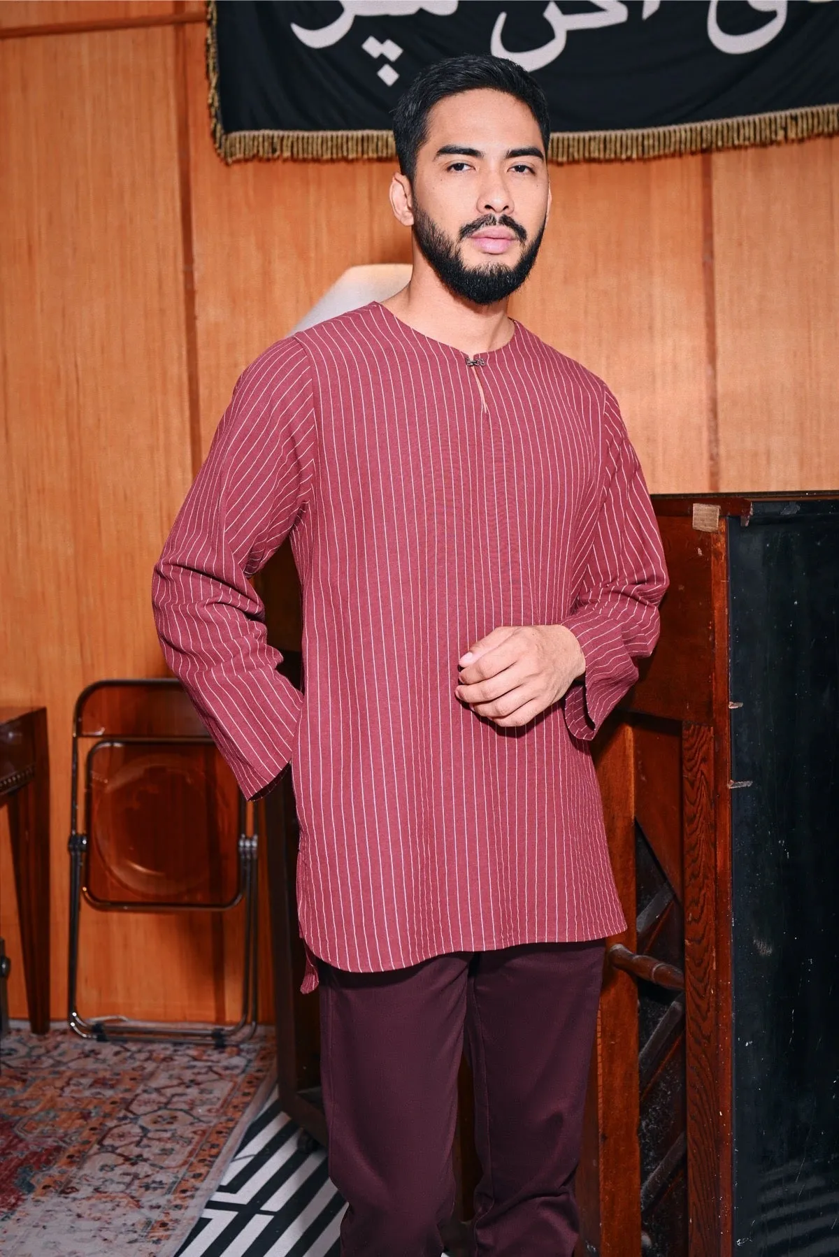 The Congkak Men Kurta - Maroon Stripe